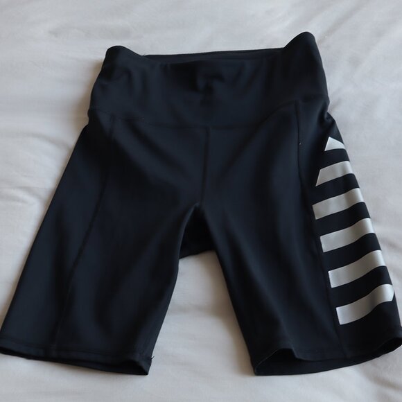 Superdry Training Lock Up Bike Shorts in Black - Picture 2 of 8